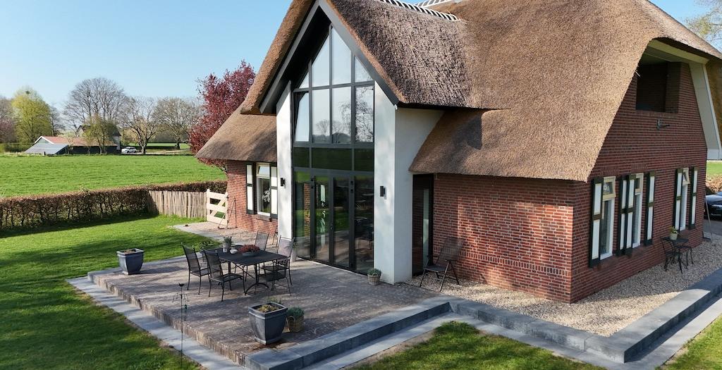 Landelijk genieten op een stijlvol terras