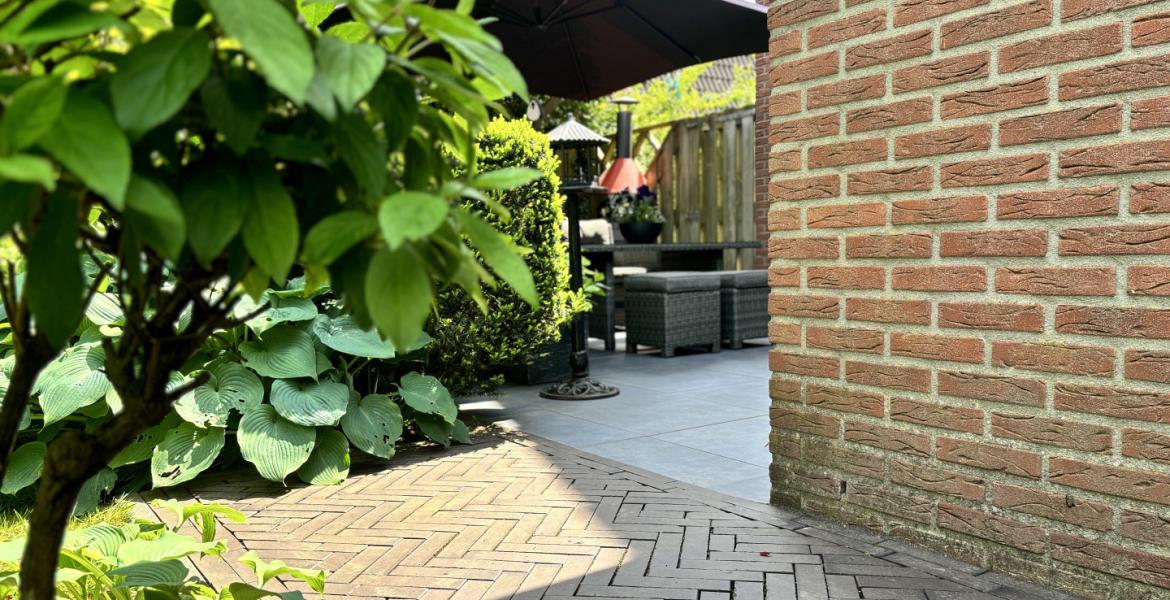 Combineren van tegels met klinkers