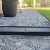 Traptrede 60x30x15 cm indus black kleurecht met facet