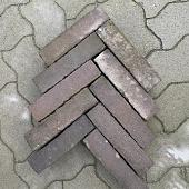 Partij 42: Oude gebakken waalformaten rood/paars