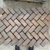 Oude gebakken keiformaten Doesburg (op pallets)