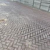 Oud gebakken keiformaat Zuidspoor (op pallets)
