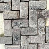 Oude gebakken keiformaten Veldhunten (op pallets)