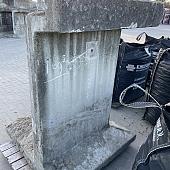 Keerwand gebruikt hoekelement 155x115/100x115 Grijs, hoogte x lengte x voet in cm.