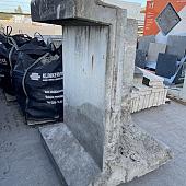 Keerwand gebruikt hoekelement 155x115/100x115 Grijs, hoogte x lengte x voet in cm.