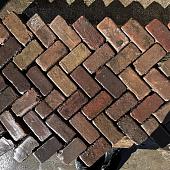 Oud gebakken keiformaten Tiel (op pallets)