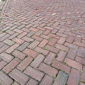 Oude gebakken keiformaten Weurt rood/paars (op pallets)