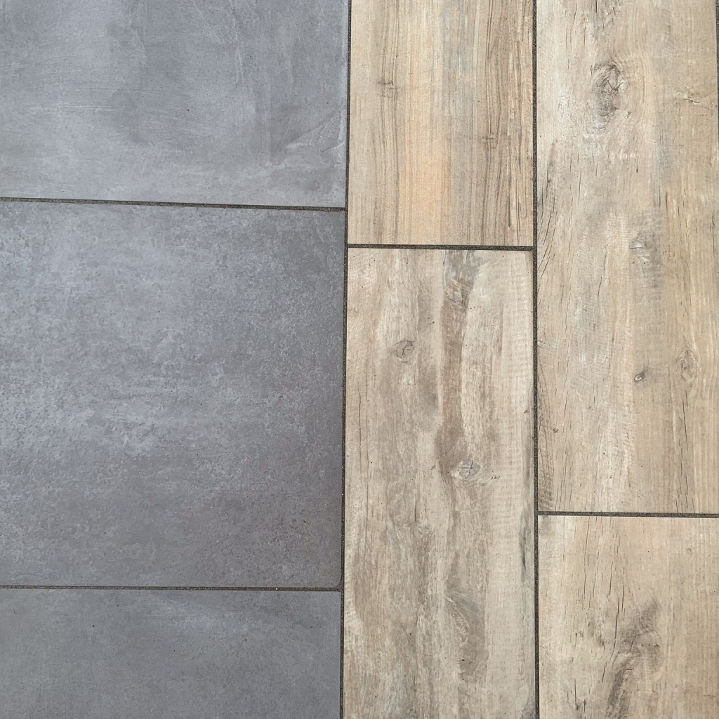Tegels met betonlook en houtlook