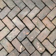 Oude gebakken keiformaten Doesburg (op pallets)