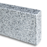 Graniet opsluitband 7x30x100 cm gezaagd, gevlamd met facet