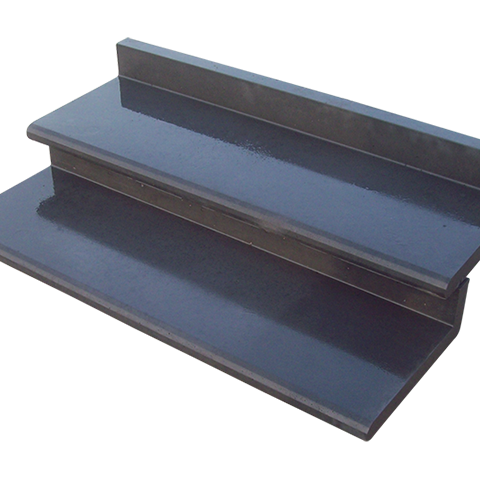 Betonnen bastrede L-element 120x42x15 grijs en zwart