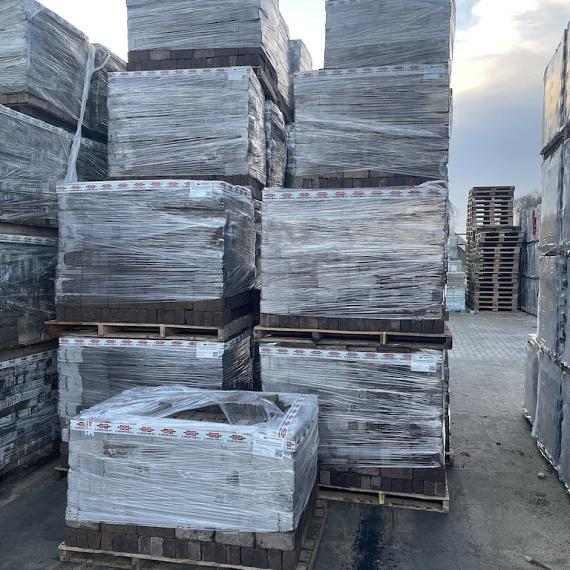 Oude gebakken plat dikformaten Angerlo (op pallets)
