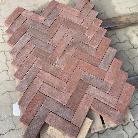 Nieuwe gebakken Lingeformaat Bruin rood (platkant / 50 stuks per m²)