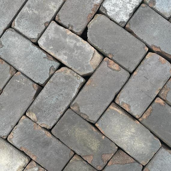 Oude gebakken keiformaten Leek (op pallets)