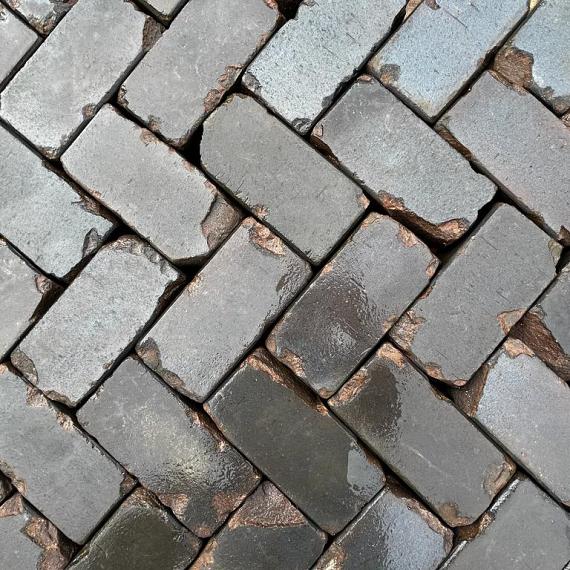 Oude gebakken keiformaten Leek (op pallets)