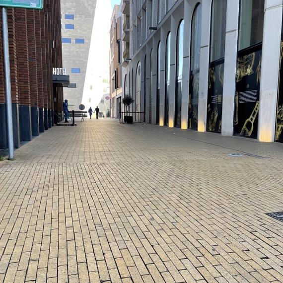 Oude gebakken waalformaten Geel Noord (op pallets)