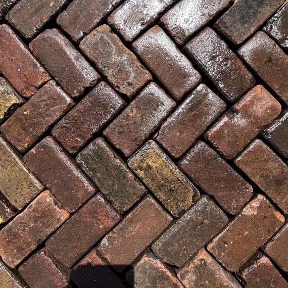 Oude gebakken keiformaten Soest (op pallets)