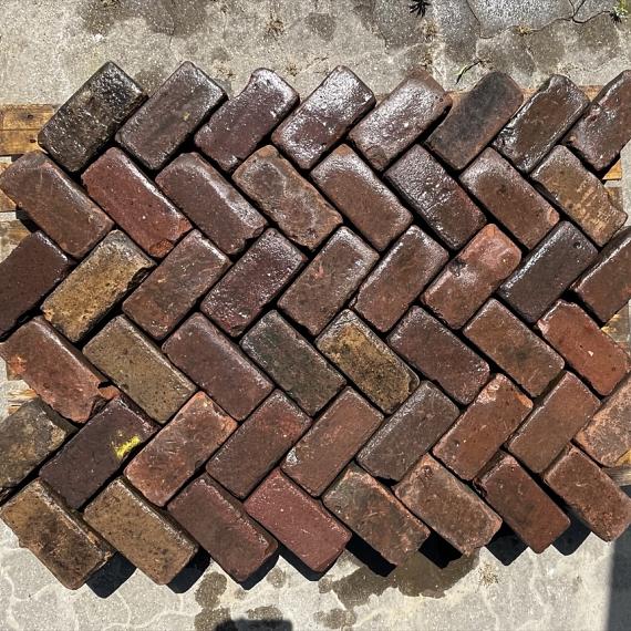 Oude gebakken keiformaten Soest (op pallets)