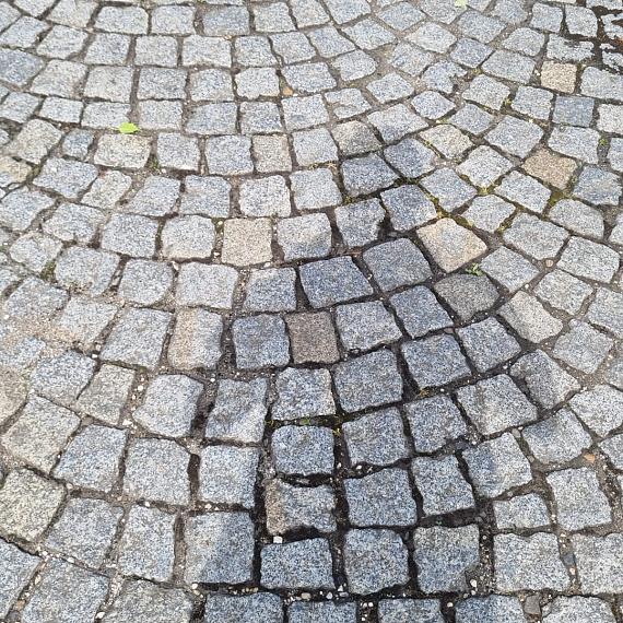 Portugees graniet 9/11 gebruikt in bigbags á ca 1300 kg.