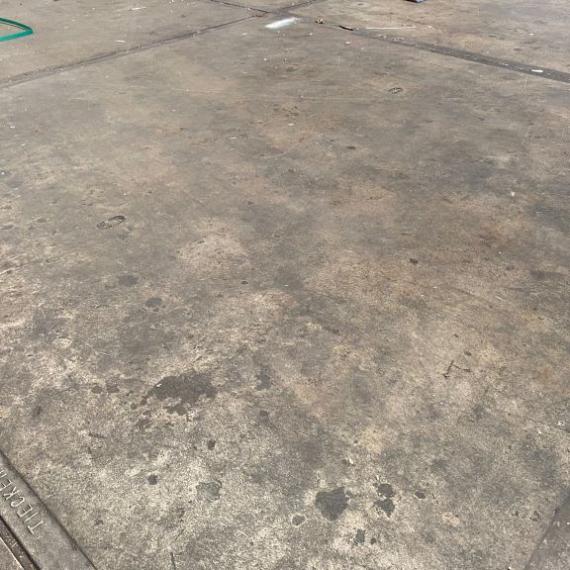 Gebruikte betonplaat 200x200x12 met hoeklijn A-keus