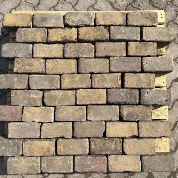 Oude gebakken keiformaten Engbergen (op pallets)