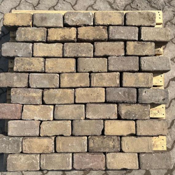 Oude gebakken keiformaten Engbergen (op pallets)