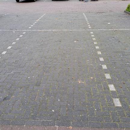 Gebruikte betonklinkers Didam zwart (op pallets)