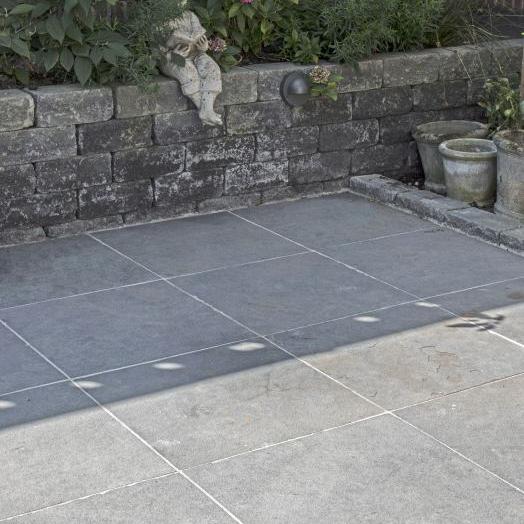 Black beauty basic 60x60x3 cm. gespleten