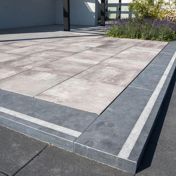 Traptrede blue moon antislip 15x35x100 cm. Gezoet met facet + antislipstrook