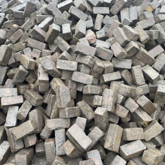 Oude gebakken keiformaten Hamburg (op pallets)