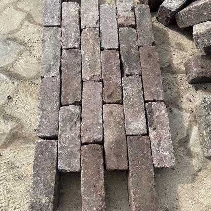 Oude gebakken dikformaten Deventer rood-paars (op pallets)
