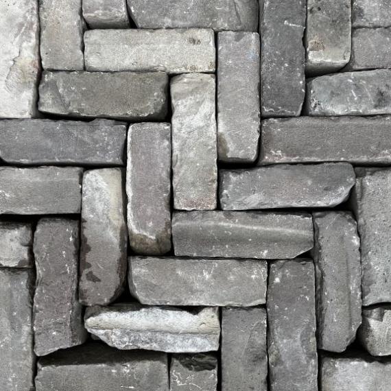 Oude gebakken dikformaten Bern (op pallets)