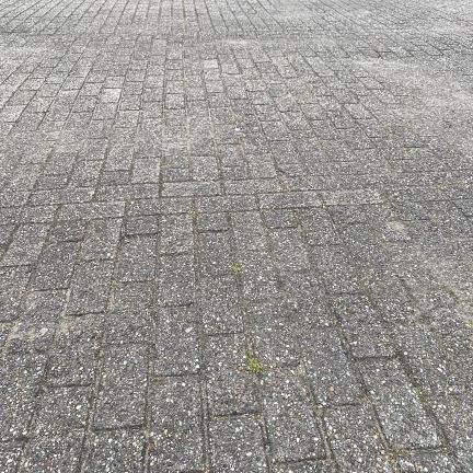 Gebruikte betonklinkers, 8 cm grijs/zwart, type Papendal Arnhem (op pallets)