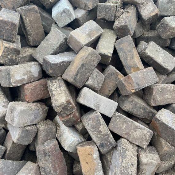 Oud gebakken keiformaat Wateringen (op pallets)
