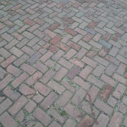 Oude gebakken keiformaten Miste (op pallets)