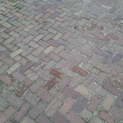 Oude gebakken keiformaten Miste (op pallets)