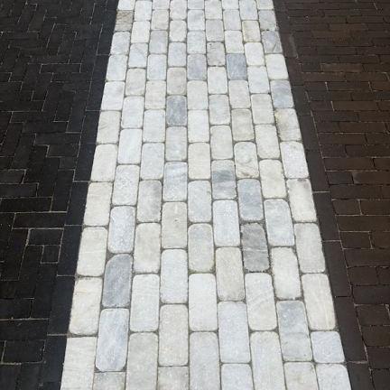 Gebruikte marmeren straatstenen, 20x10x5 cm (op pallets)