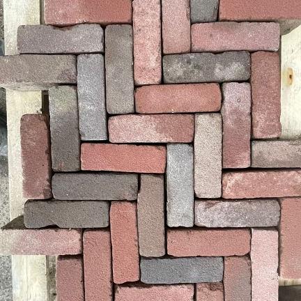 Oude gebakken dikformaten Wals (op pallets)