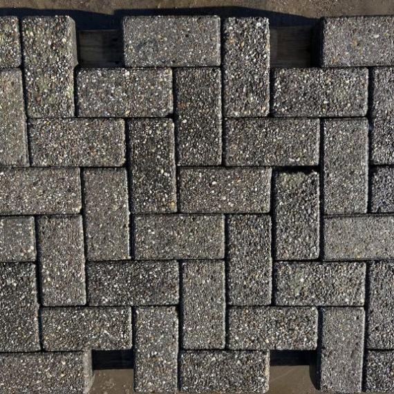 Gebruikte betonklinkers, 7 cm zwart, type Lobith, (op pallets)