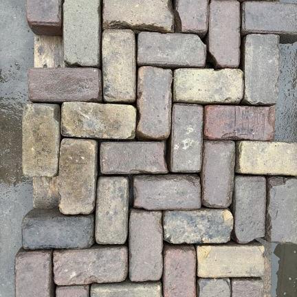 Oude gebakken Keiformaten Leuth genuanceerd (op pallets)