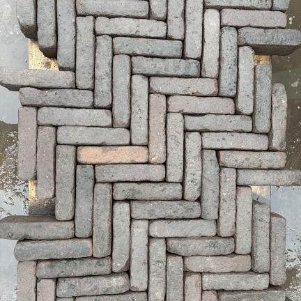 Oude gebakken waalformaten Bentelo (op pallets)