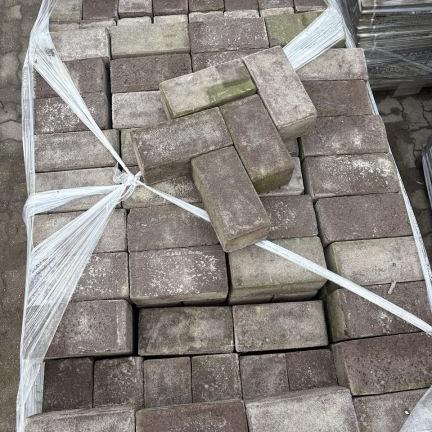 Nieuwe gebakken Keiformaten bruin (op pallets)