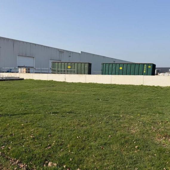 Gebruikte Keerwand 175cm Hoog. 400cm Lang. 100cm Voet. Grijs