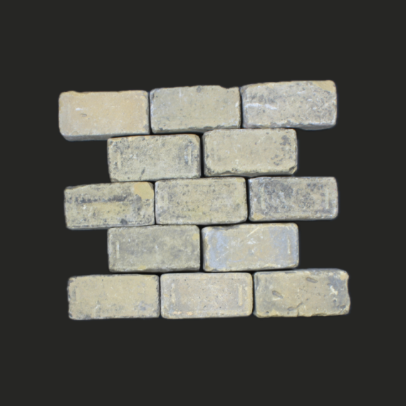 Oude gebakken keiformaten Delft (op pallets)