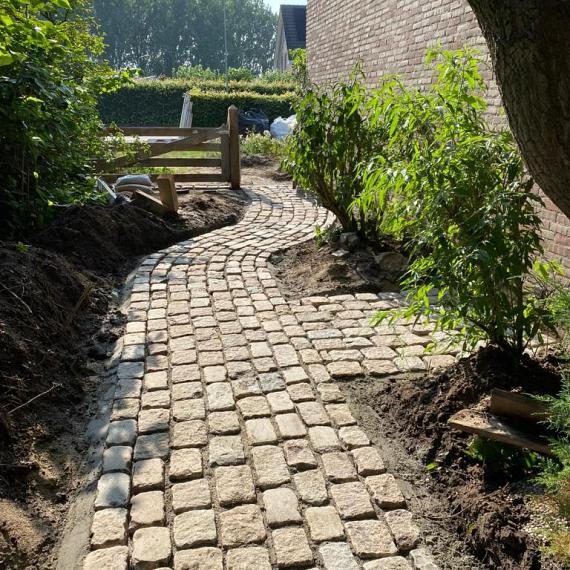 Zweeds Graniet 20x16/14 gebruikt gezaagd (bigbag)