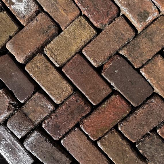 Oud gebakken keiformaten Tiel (op pallets)