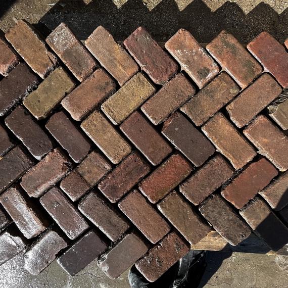 Oud gebakken keiformaten Tiel (op pallets)