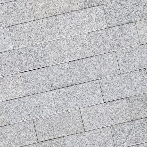 Granit grey piazzo linea 20x10x5 cm gevlamd + facet