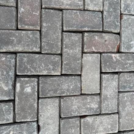 Oude gebakken keiformaten Veendam (op pallets)