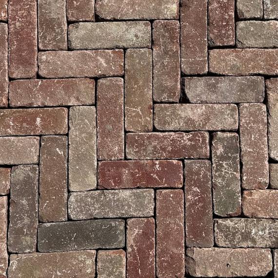Oud gebakken dikformaten spoorzicht (op pallets)